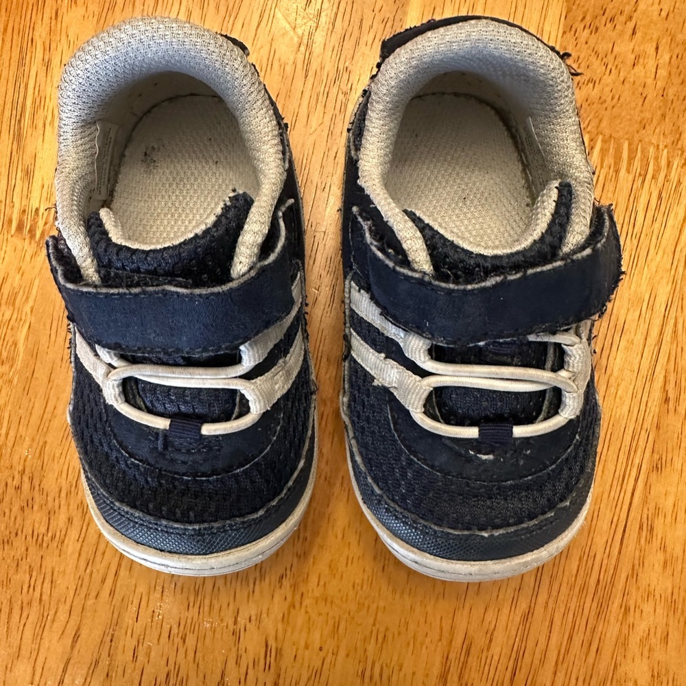 Stride Rite Ivan Sneaker Size 4 Baby/Toddler Blue
